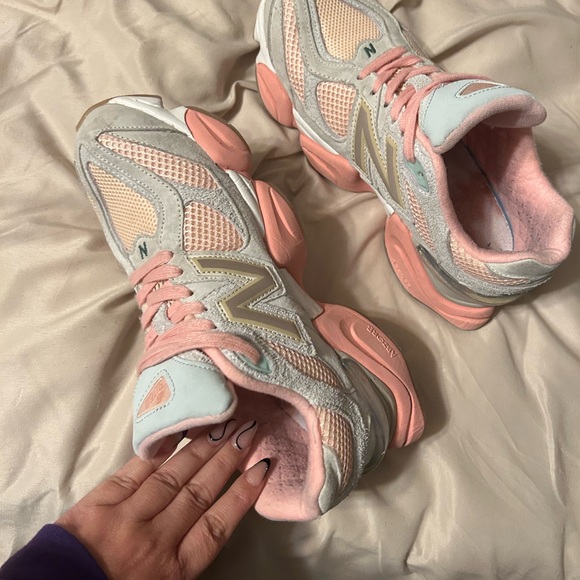 New balance shoes - Picture 3 of 7